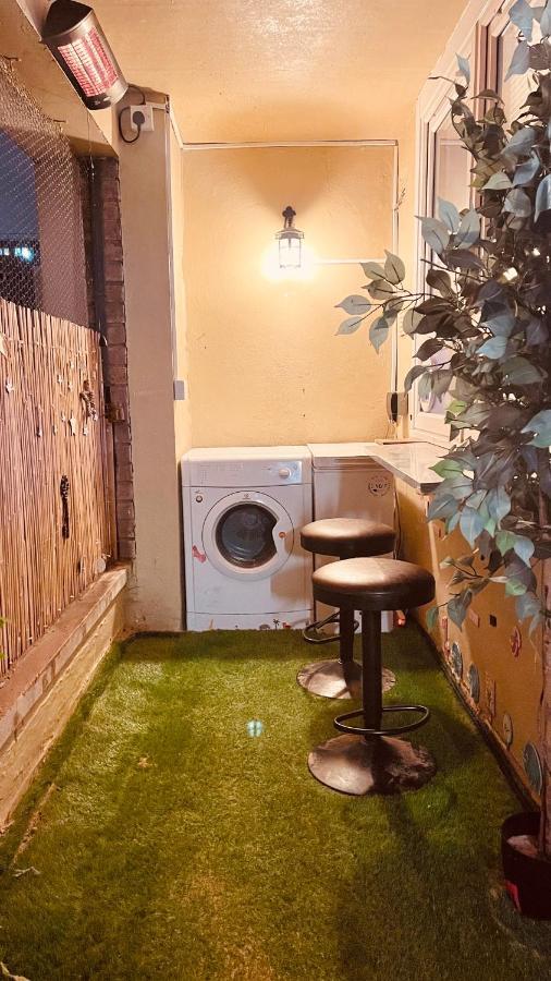 Lovely 1-Bedroom Property With Balcony In West End Glasgow Exteriör bild