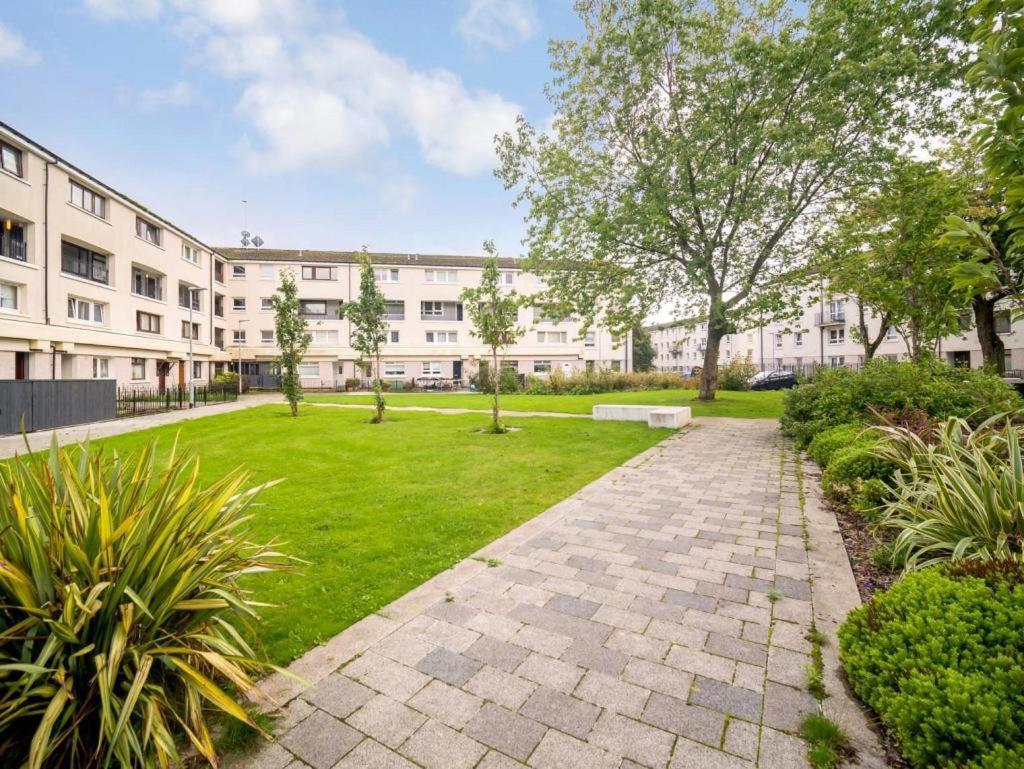 Lovely 1-Bedroom Property With Balcony In West End Glasgow Exteriör bild